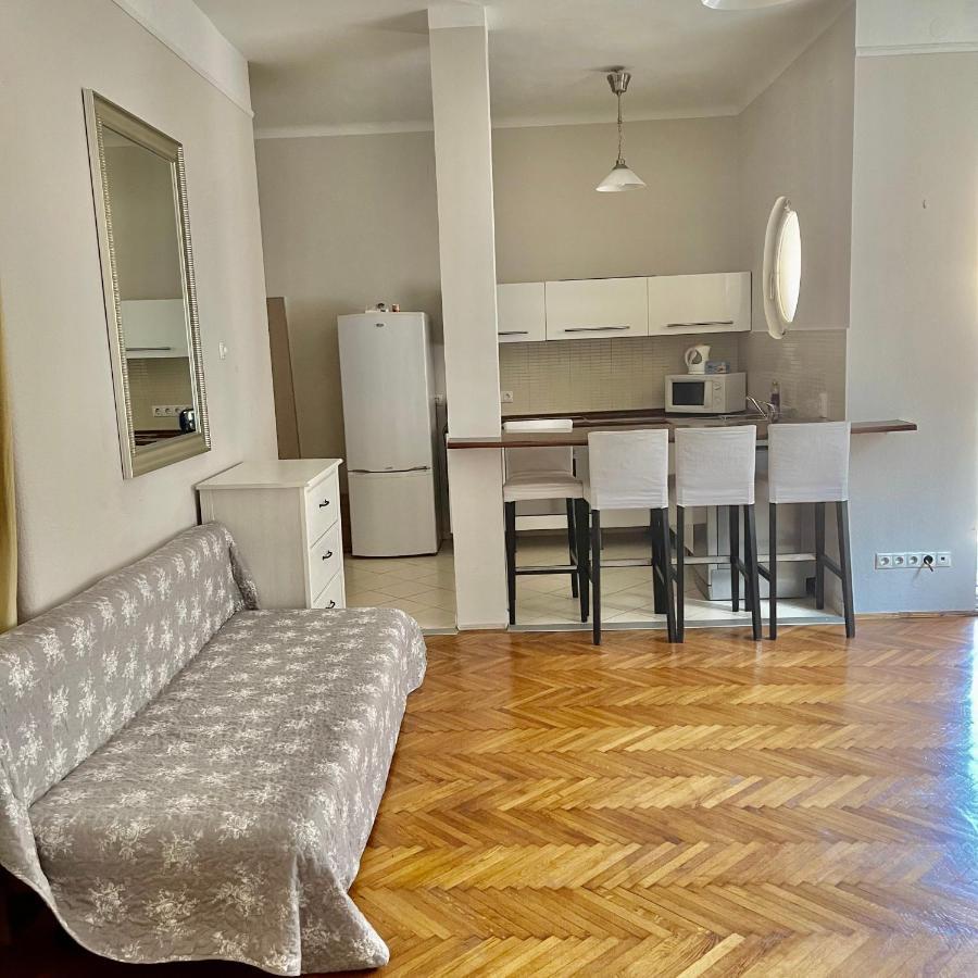 Elizabeth Bridge With Gellert-Hill View Apartment Budapest Exterior photo
