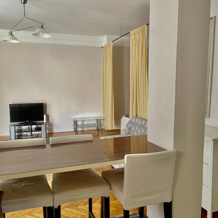 Elizabeth Bridge With Gellert-Hill View Apartment Budapest Exterior photo